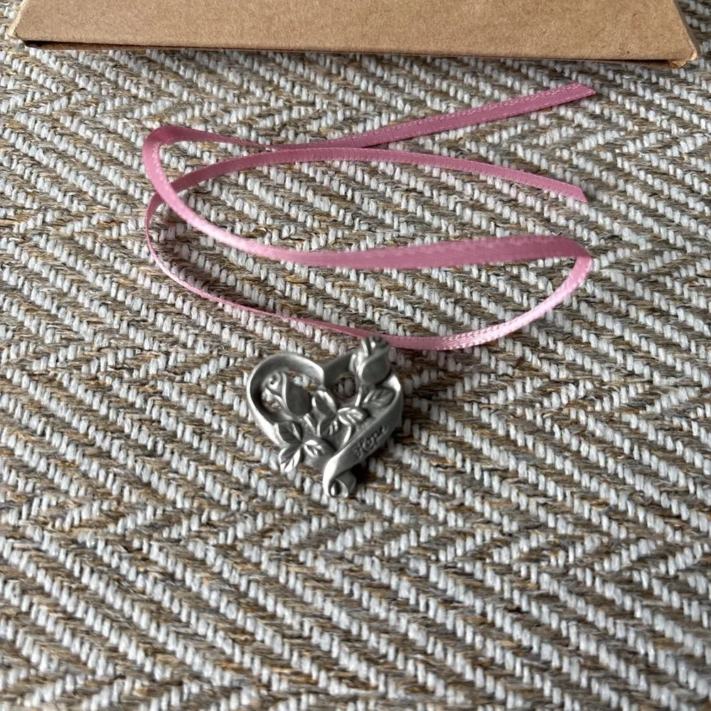 Longaberger 2003 Horizon of Hope Basket Tieon Tie-on Pin